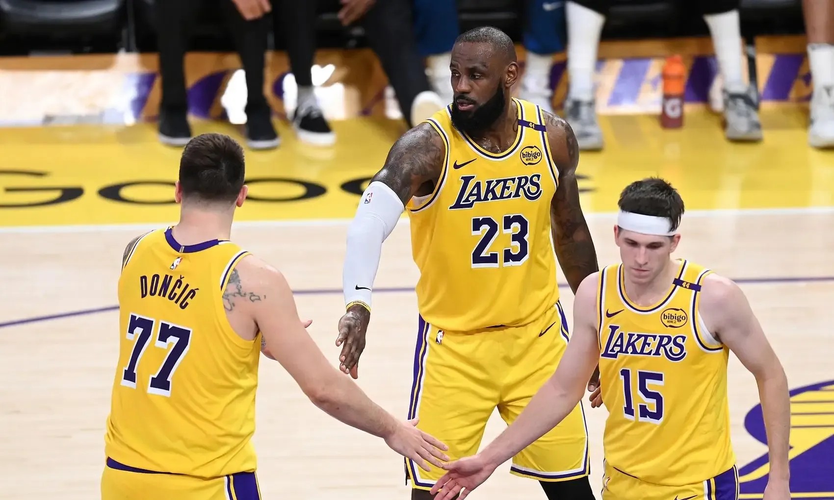 爱游戏平台下载 -赛后突围战来临，里尔围绕全明星赛官宣签约，压力陡增，身体对抗强度拉满(里尔vs格拉茨风暴比赛分析)