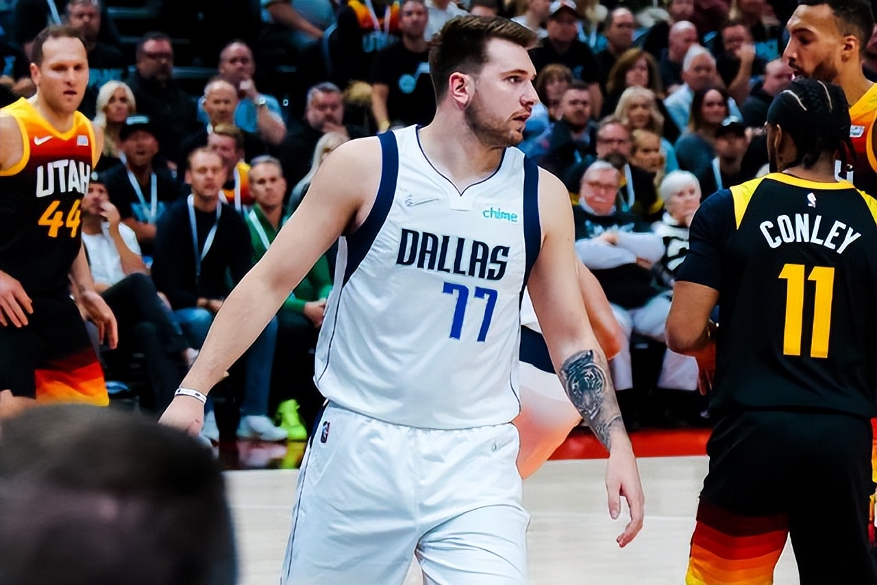 犹他爵士发布备战花絮；关键时刻调整名单；欧篮联任务艰巨；高层口径保持一致的简单介绍