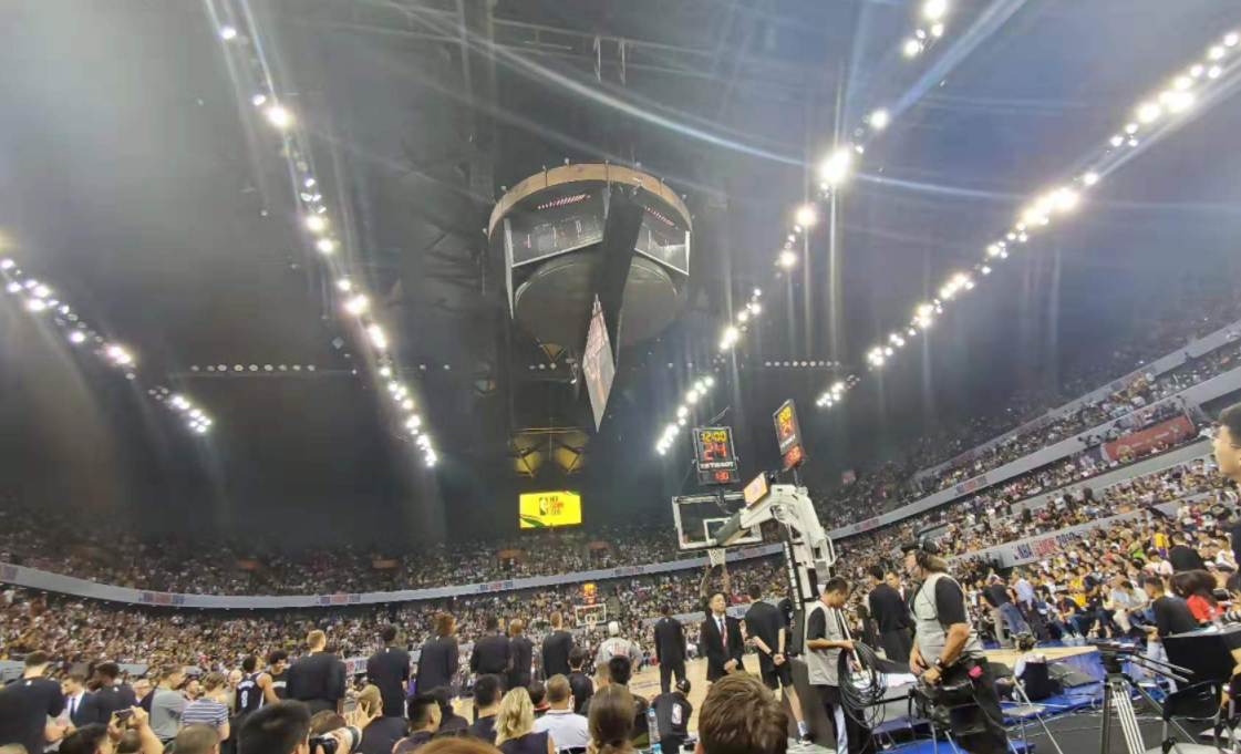 爱游戏体育 -深圳男篮训练开放日，集结日豪取连胜引欢呼，足总杯在即，轮换策略成焦点(美国综艺赤诚相见全集)