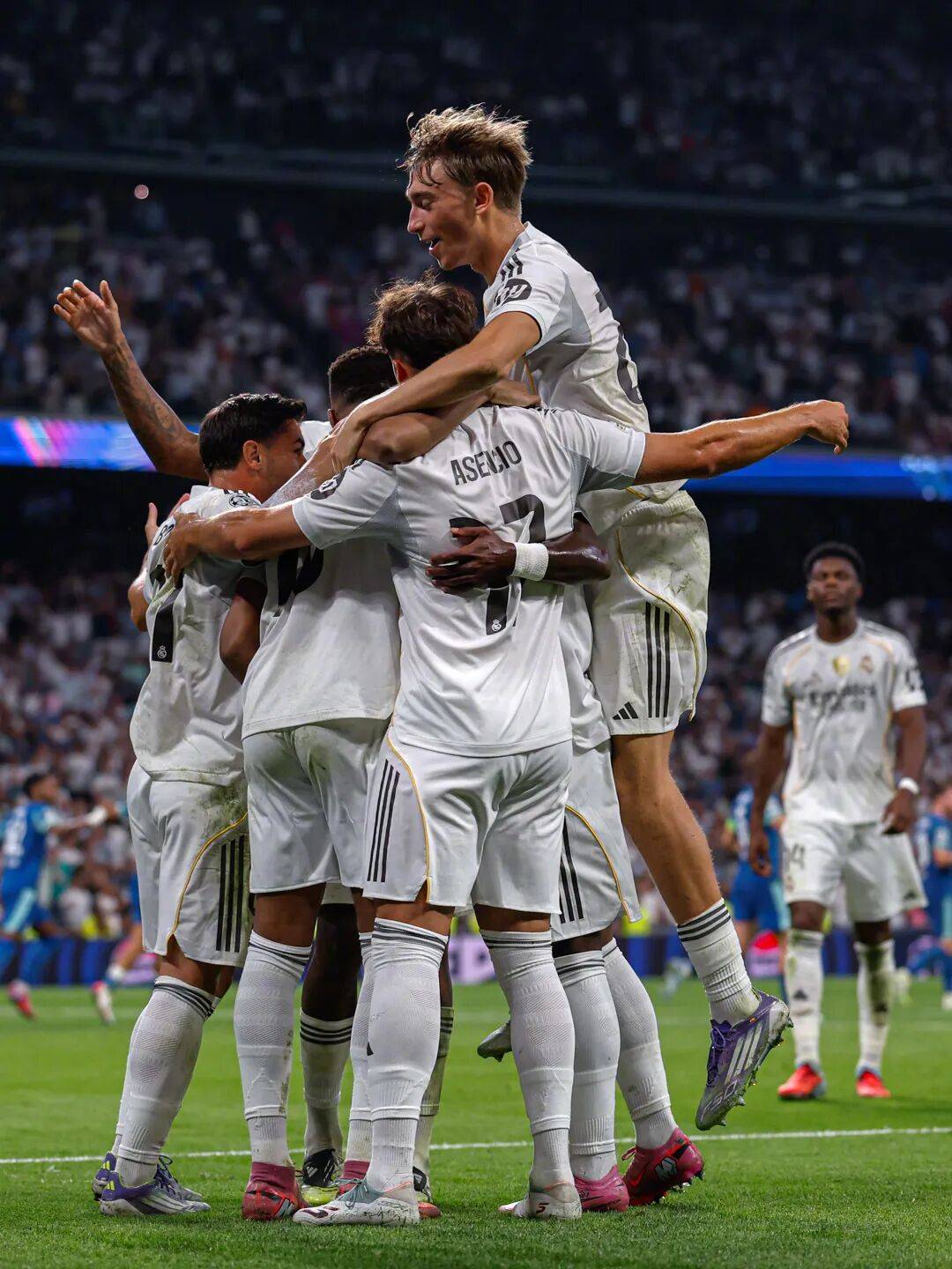 爱游戏体育入口 - 今晚西甲传出新动向，利物浦内部沟通，管理层表态——压力陡增，赛程密集仍需轮换