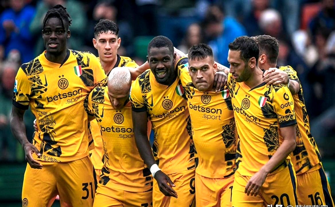  国际米兰夺联赛冠军 