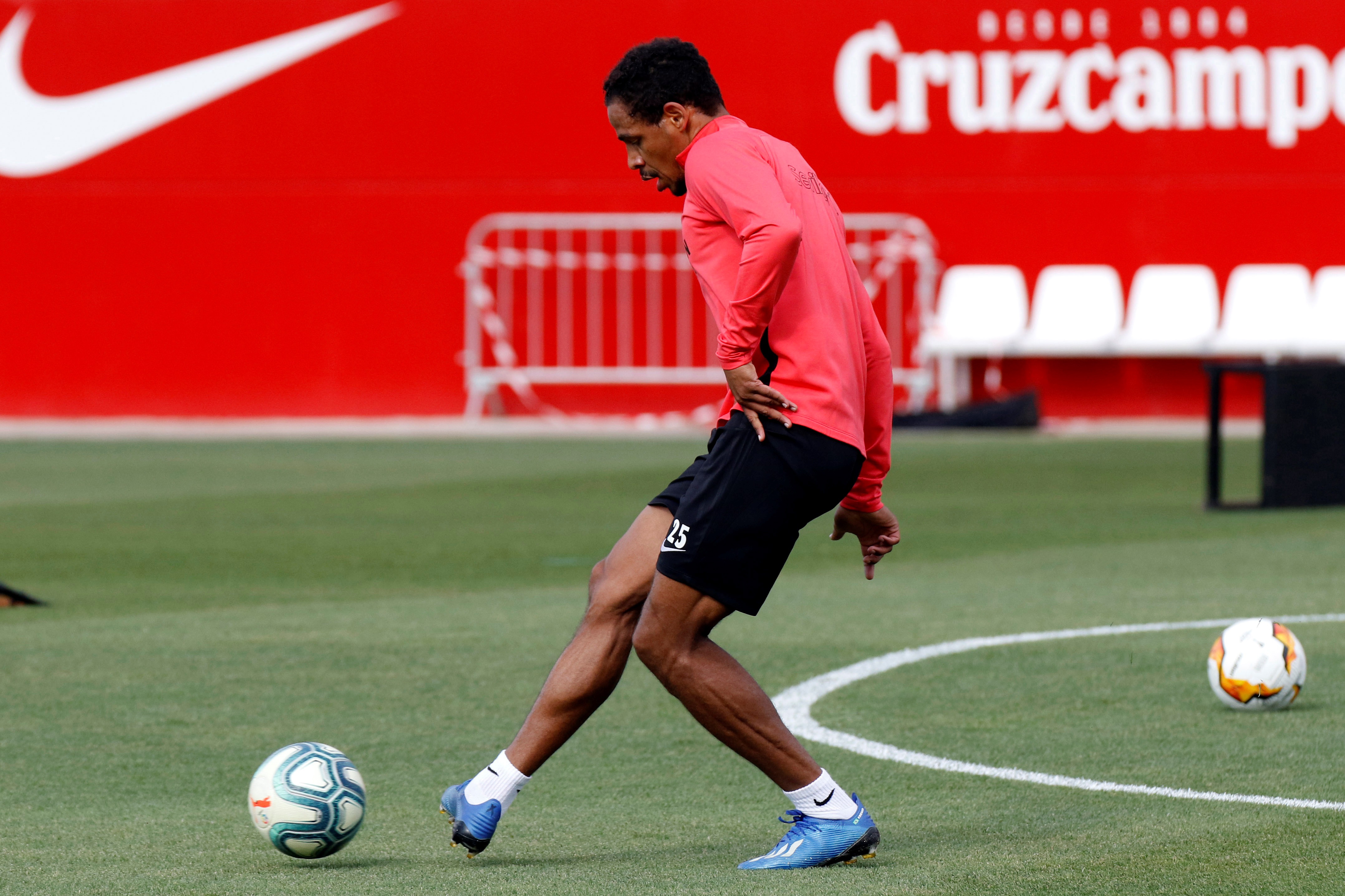 爱游戏体育入口 -西甲加时末段走向成谜，塞维利亚内部沟通，悬念犹存，医务组通报恢复(塞维利亚近况)