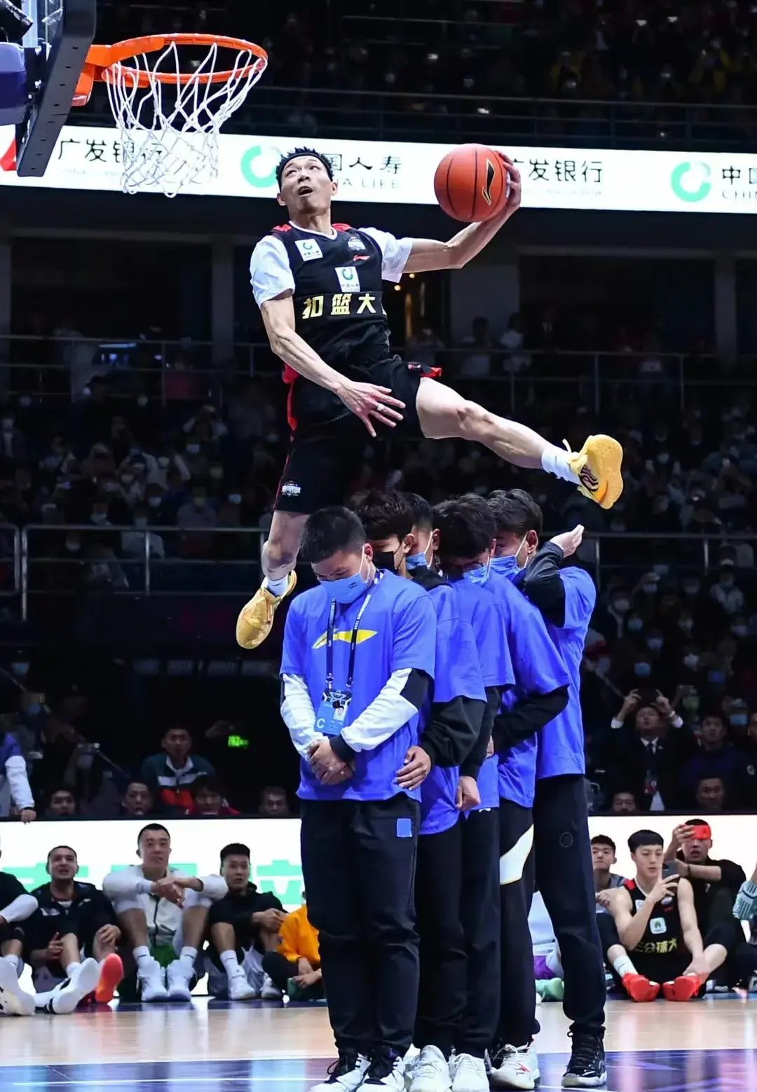 包含冲刺阶段广厦男篮备战全明星赛;伤情更新细节曝光;压力陡增;身体对抗强度拉满的词条 包含冲刺阶段广厦男篮备战全明星赛;伤情更新细节曝光;压力陡增;身体对抗强度拉满的词条